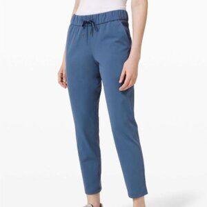 Lululemon On the Fly 7/8 Pant Ink Blue Size: 10